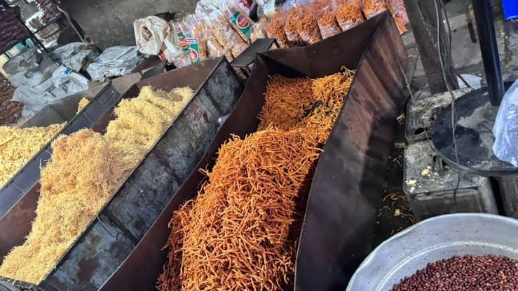 महाराष्ट्र में 48 लाख रुपये के एक्सपायर खाद्य उत्पाद जब्त, 10 लोगों के खिलाफ मामला दर्ज