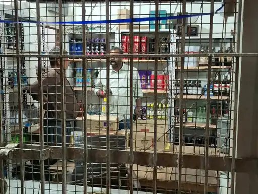 मुजफ्फरनगर में शराब की दुकानों पर आबकारी विभाग का औचक निरीक्षण, क्यूआर कोड भी किए चेक