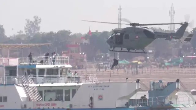 वाराणसी में ‘विंग्स ओवर गंगा’ एयर शो का आगाज, सुखोई-राफेल के करतब देख रोमांचित हुए दर्शक